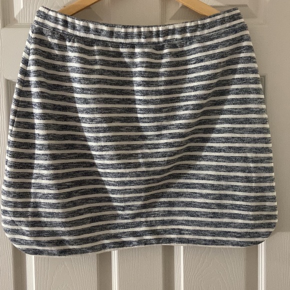 Akini stripped jersey like mini skirt size Large - Picture 5 of 8